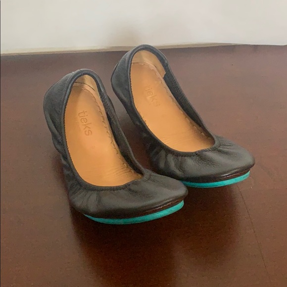 Tieks Shoes - Tieks Matte Black Soft Leather Ballet Flat Size 9